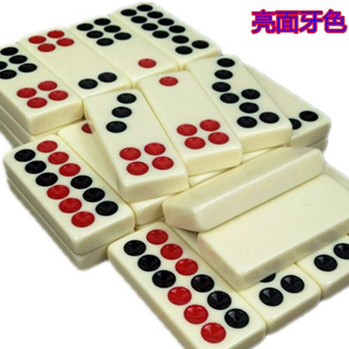 Cô gái 22 tuổi thoát chết thần kỳ dưới gầm xe tải ảnh 1